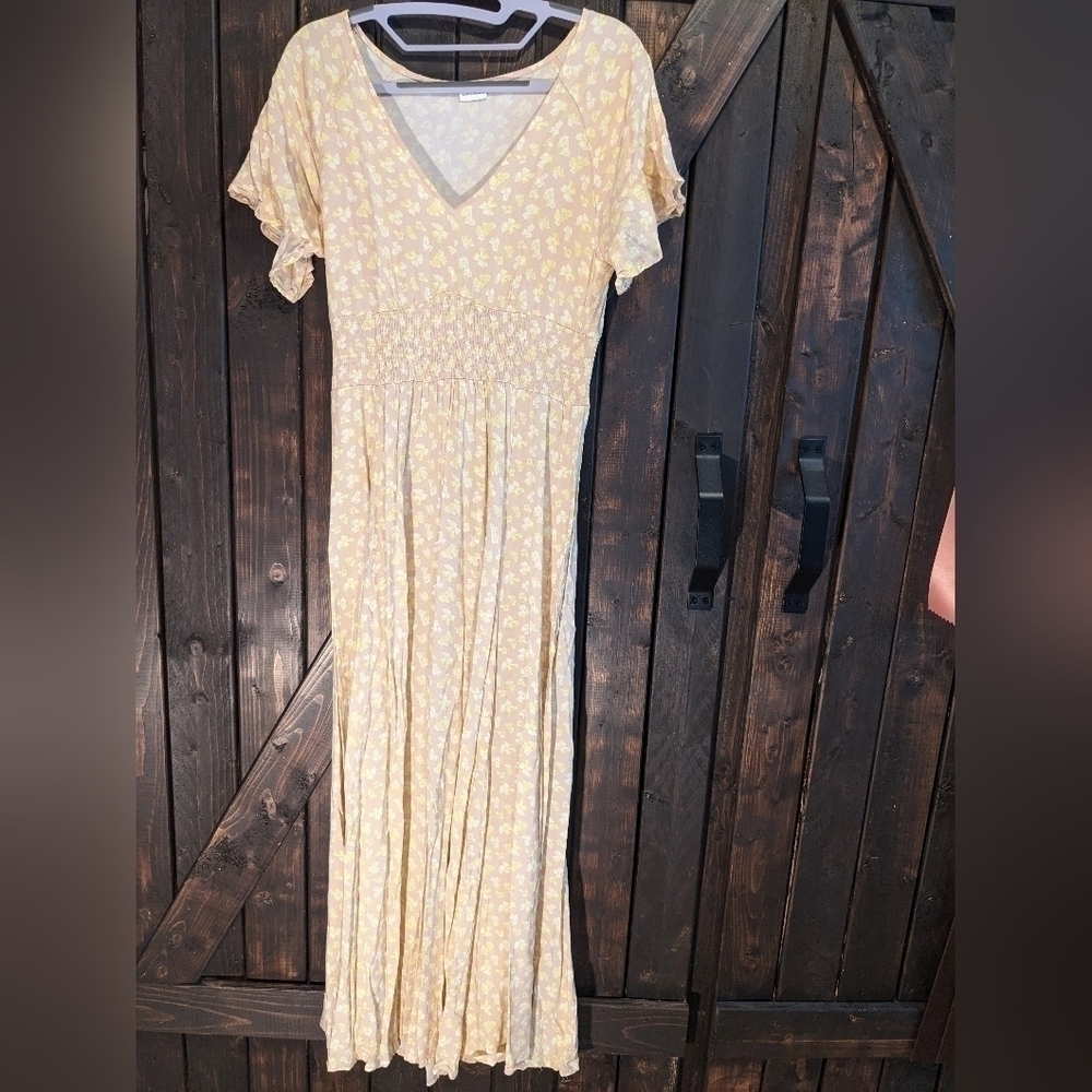 LASCANA tan with yellow and white flowers, Size 6